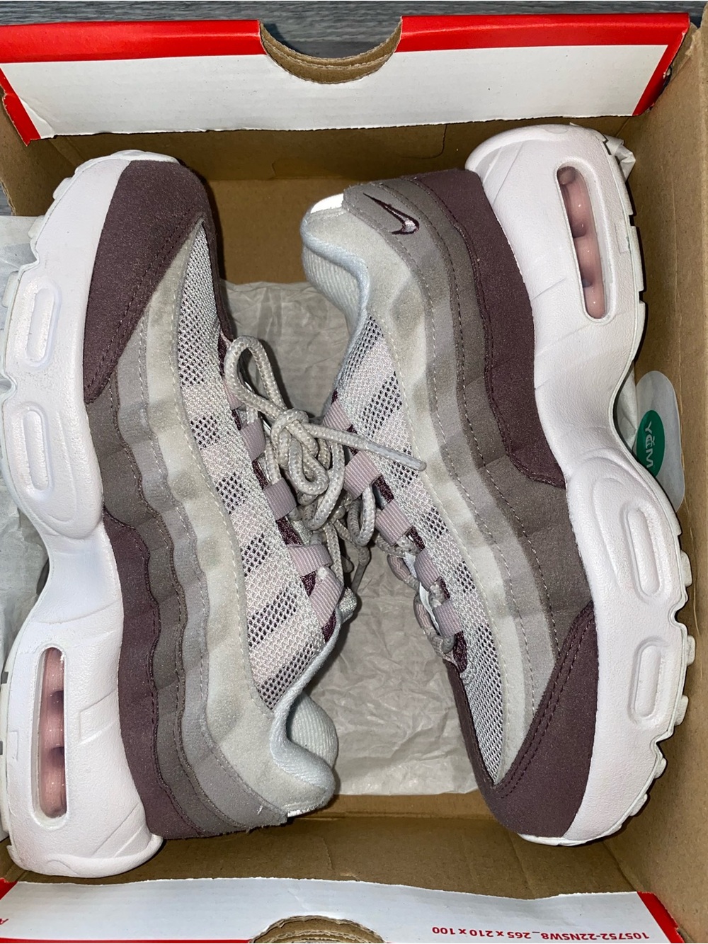 Kids AIR MAX 95S (PS)
PHANTOM/SILT RED-TATTOO
FANTOME/TATTOO/ROUGE LIMON
